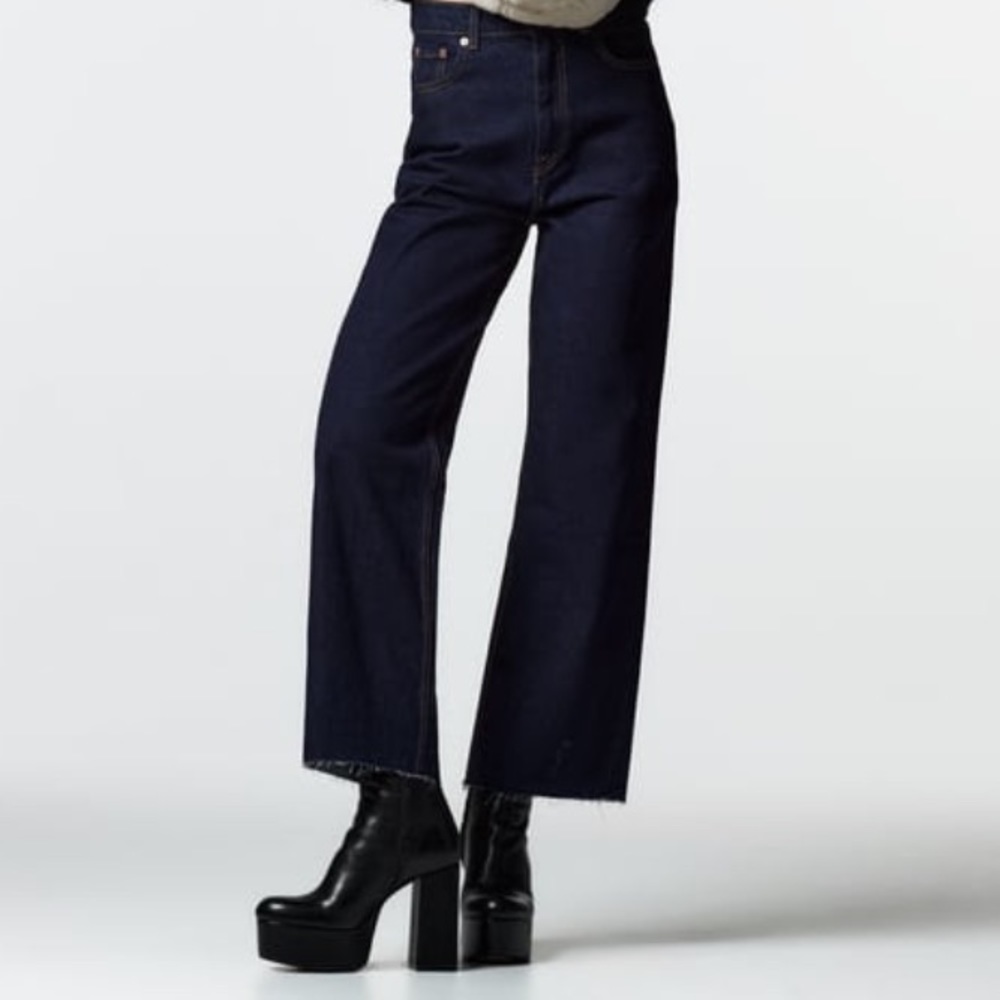 Zara 90s High Waist Cropped Jeans
